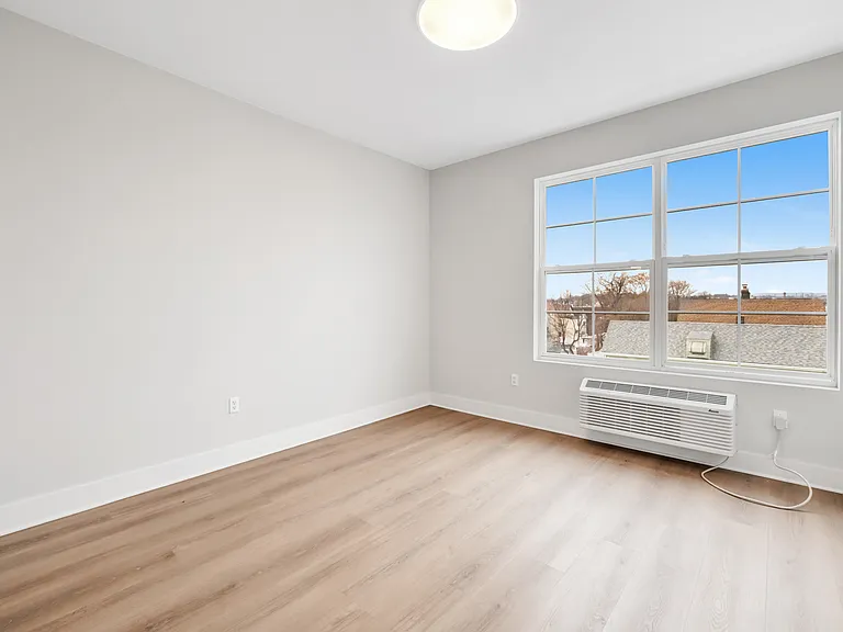 1 Center St #305 — Photo 9