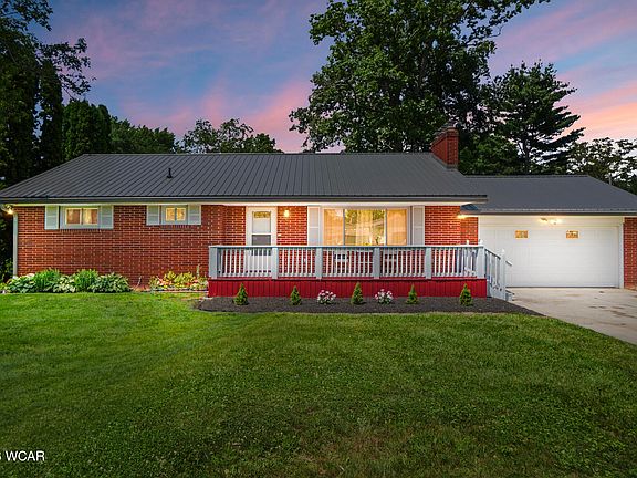2nd image of 2040 Rosewood Ln