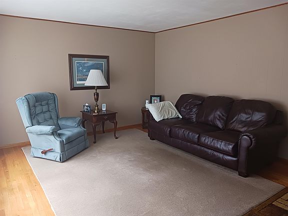 2nd image of 407 Badger Dr