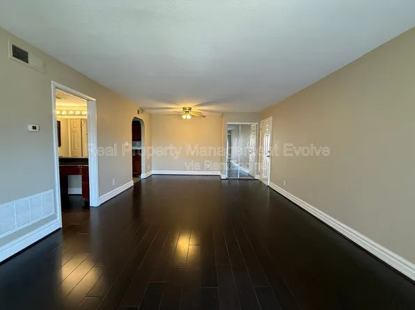 3825 E Camelback Rd, Phoenix, AZ