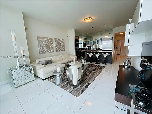 2020 N Bayshore Dr #2008 Photo 1