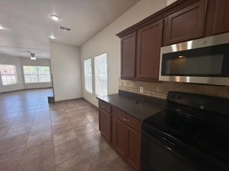 3923 Ramrod Frg — Photo 8