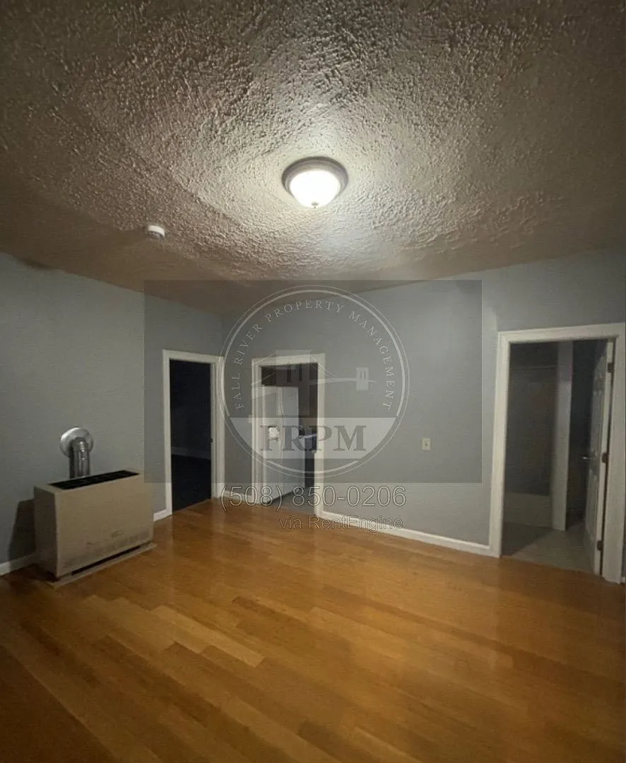 2 bed, 1.0 bath, $1,500 — Photo 2