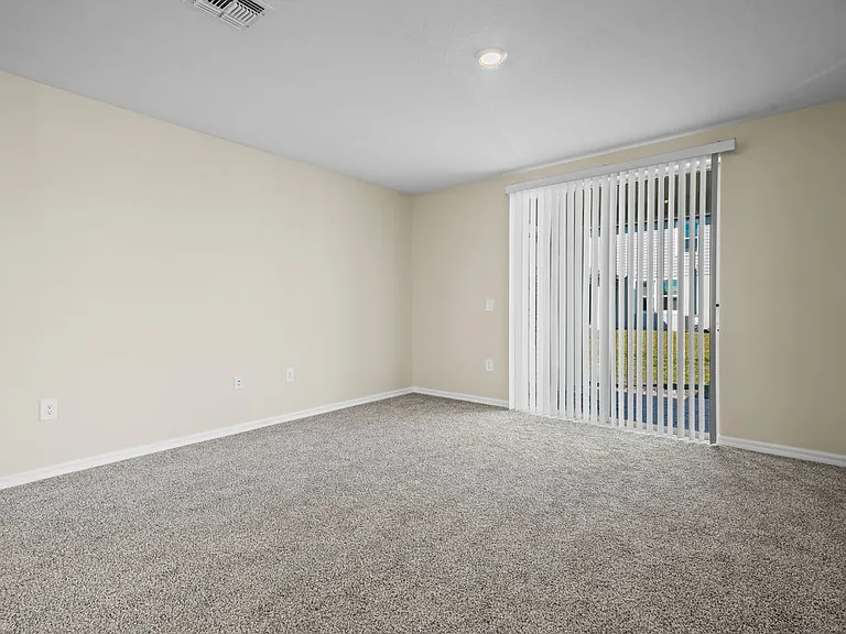 520 Kennedy Dr — Photo 20