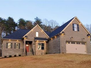 5691 Vance Ridge Ct, Belews Creek, NC 27009