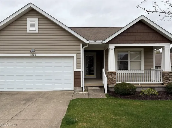 3049 Somerset Dr, Akron, OH 44312
