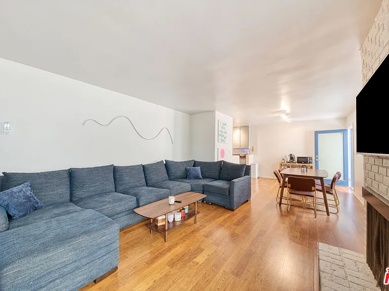 1524 Berkeley St #5 — Photo 4