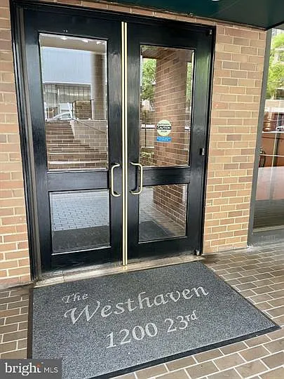 2 bed, 1420 sqft, $6,000 — Photo 3
