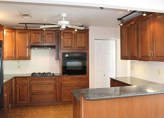 2nd image of 501 S Lewis Ave