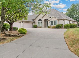 1135 N Chelmsworth Ln, Springfield, MO 65802