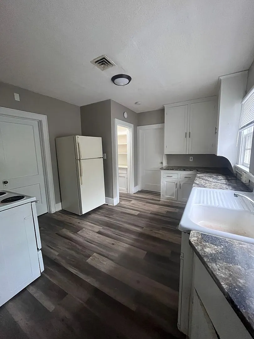 Coming Soon to Midtown - 3 Bedroom 3 Bath Townhome! — Photo 3