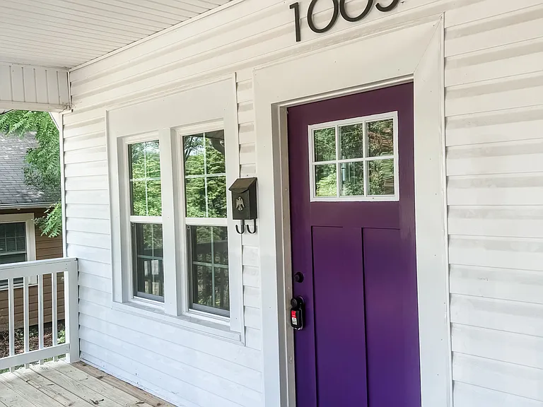 1003 Lexington Ave — Photo 3