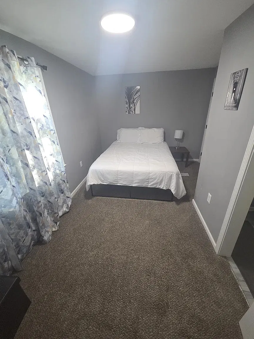 4 bed, 1500 sqft, $2,300 — Photo 2