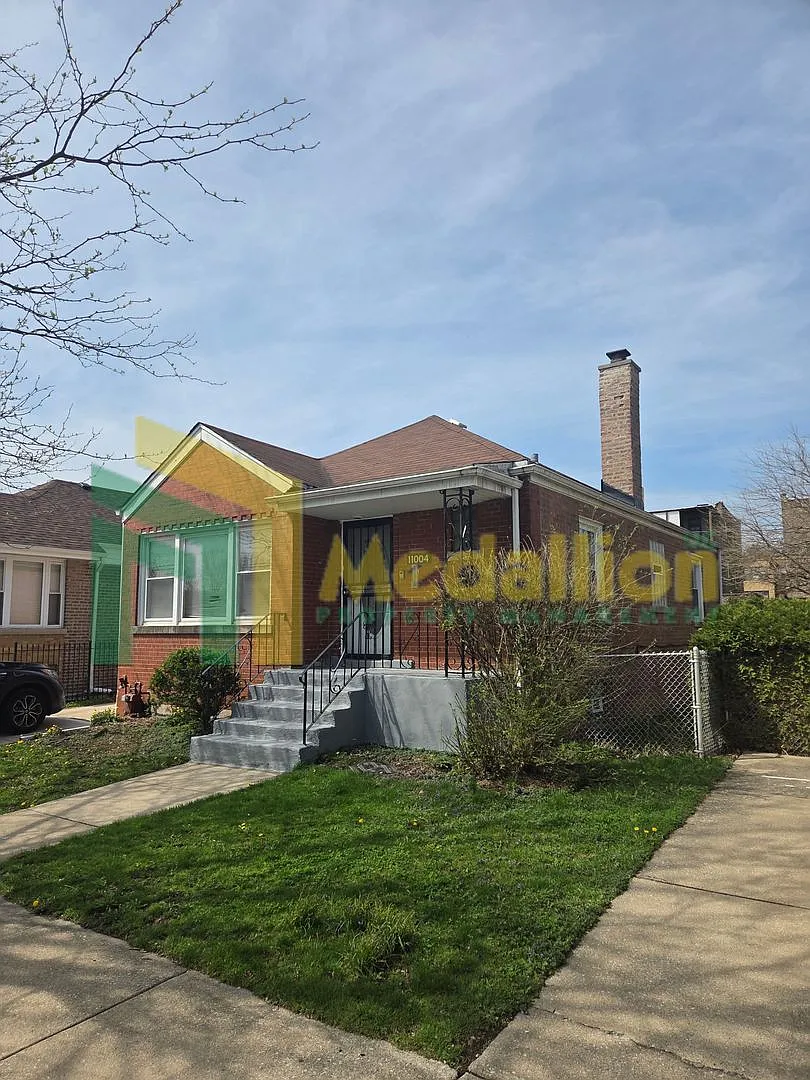 Spacious 4-Bedroom Home with Finished Basement and Yard Space — Photo 4