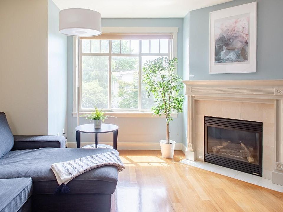 Living Room with Indoor fireplace, TV, Balcony, Netflix, Roku Player