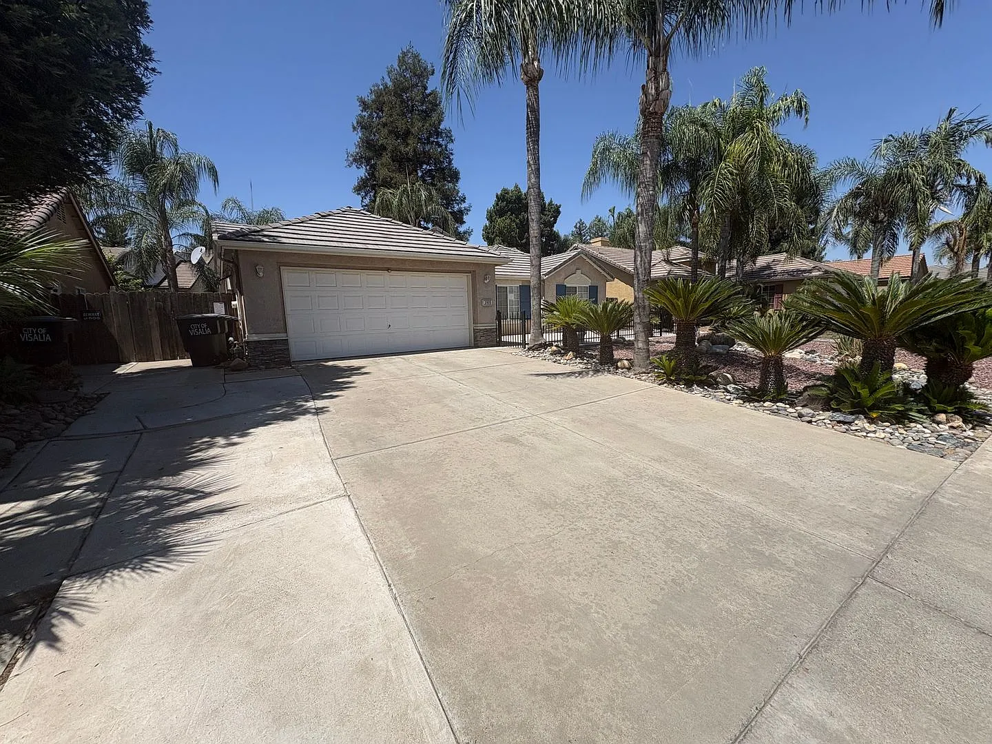 SW Visalia home in Lisendra Heights Rent Rready! — Photo 3