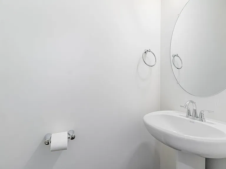7843 Briarwood Dr — Photo 13