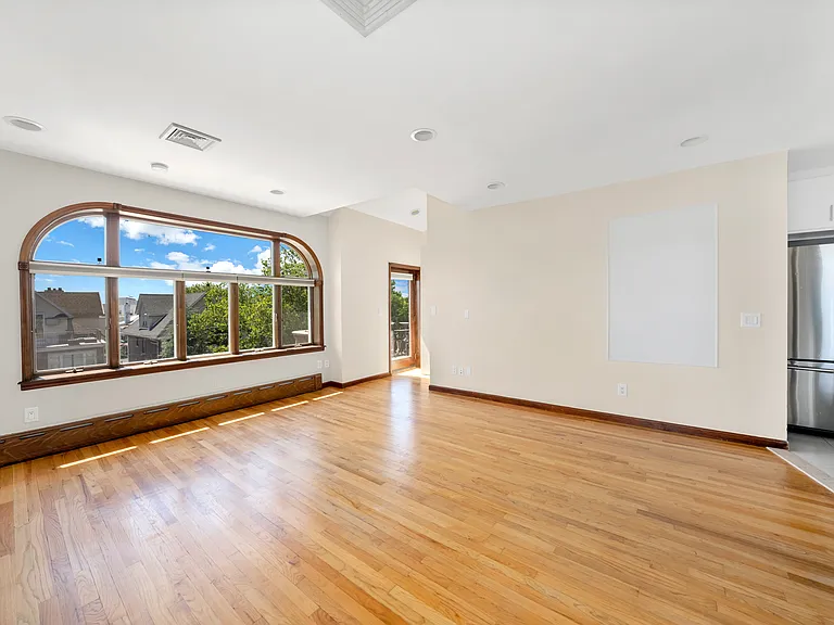 7112 14th Ave #3R — Photo 4