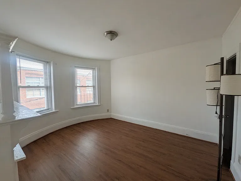 11 Linden St #2 — Photo 3
