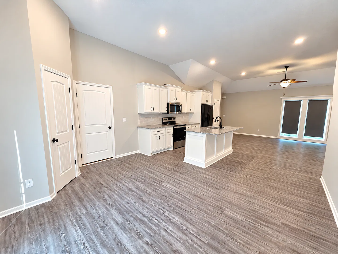 Charming 3-Bedroom, 2-Bath One-Level Home! — Photo 4