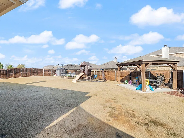 211 Chamberlain Dr — Photo 8