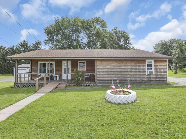 216 1st St, Pleasantville, OH 43148