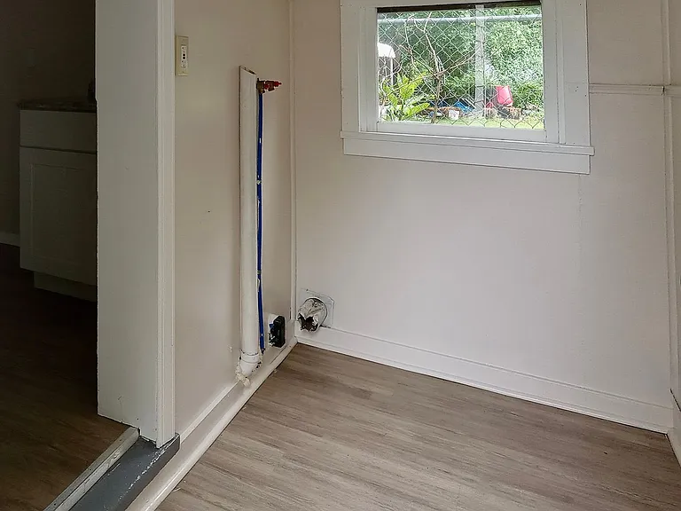 445 Coral Ave — Photo 11