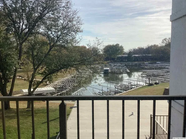 2700 N Shore Dr Unit 304, Clear Lake, IA 50428
