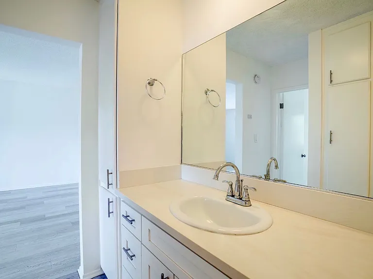 1134 N SYCAMORE AVE — Photo 12