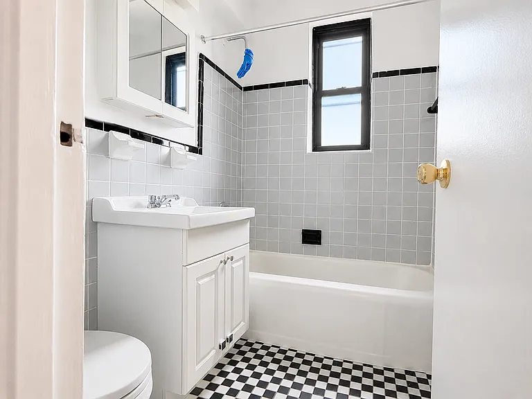 611 W 239th St #6B — Photo 12