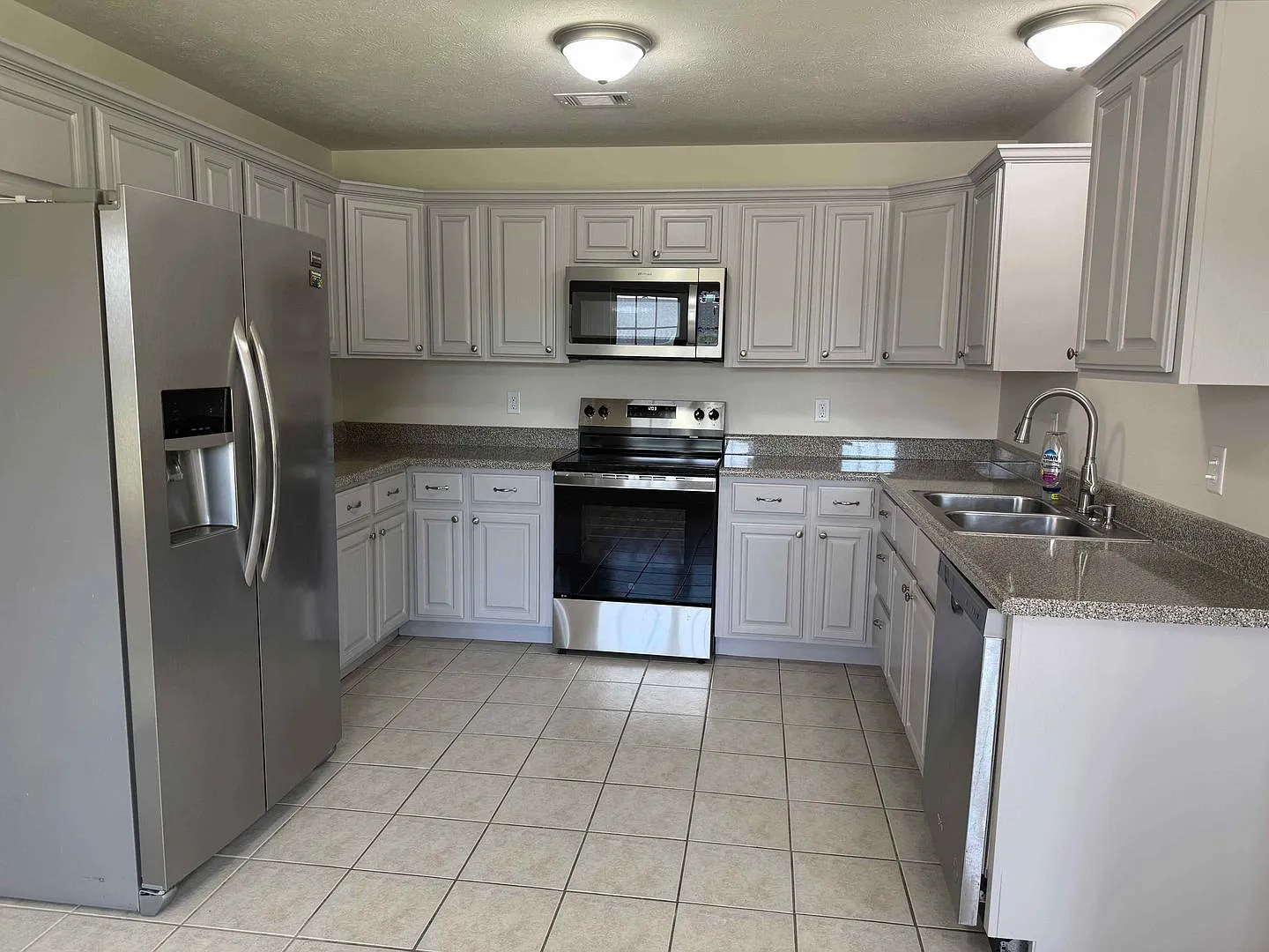 100 East Lauren Road — Photo 3