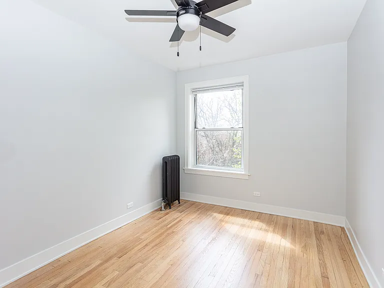 4119 W Belle Plaine Ave #8 — Photo 15