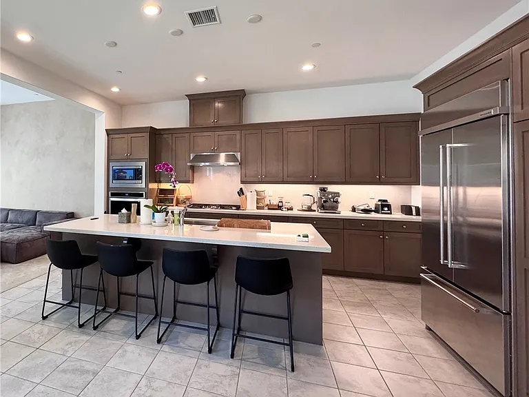 20816 Pine Cone Cir — Photo 8