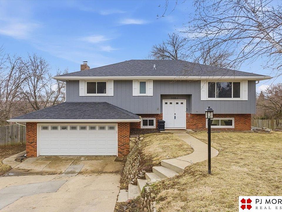 1st image of 3083 College Dr
