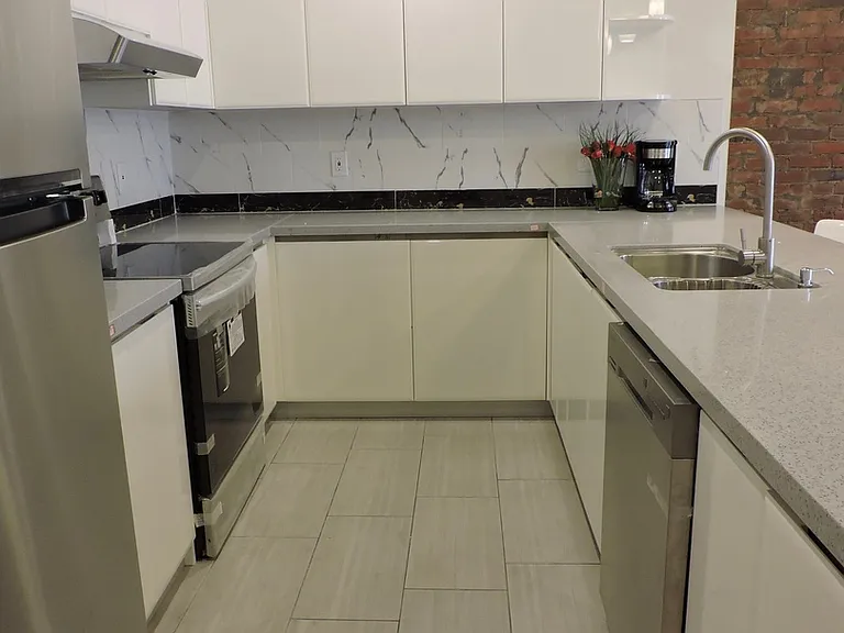 309 Sycamore Street Apartments — Photo 8