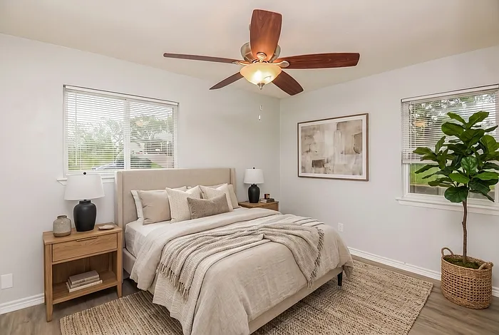 1214 Lynn St — Photo 4