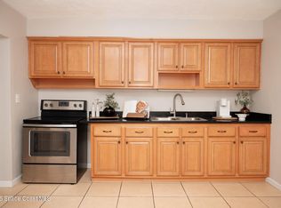 633 Wisteria Dr, Melbourne, FL 32901