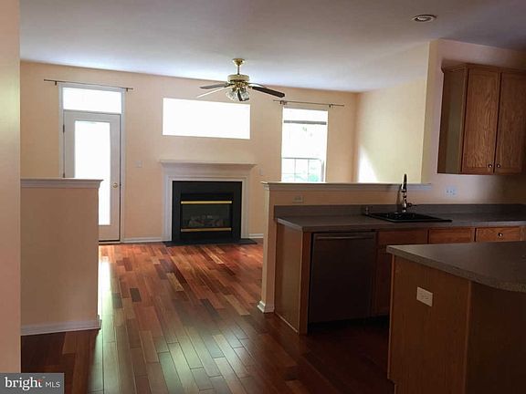 4th image of 254 Yorktown Ct