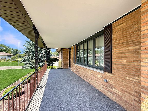 4th image of 353 Highland Dr