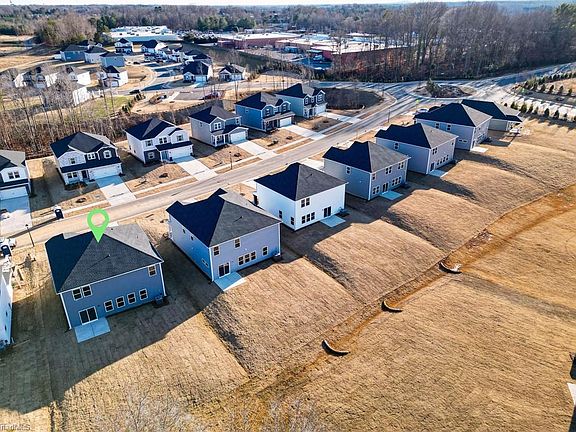 5th image of 179 Murphy Meadow Rd