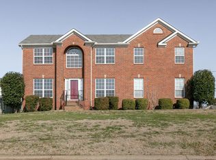 206 Briarcotes Cir, La Vergne, TN 37086