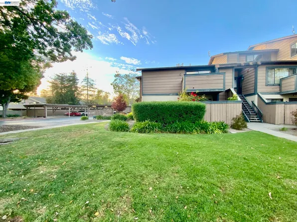 304 Hackamore Ln, Fremont, CA 94539