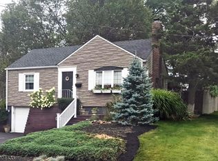 27 La Grande Ave, Fanwood, NJ 07023