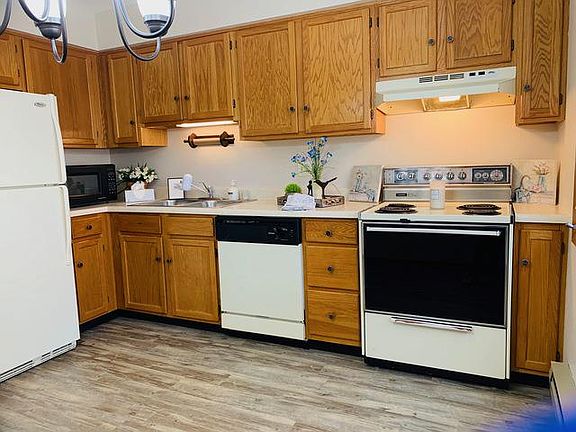 2nd image of 240 N Lake St APT 3