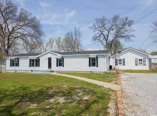 203 E Main St, Allendale, IL 62410