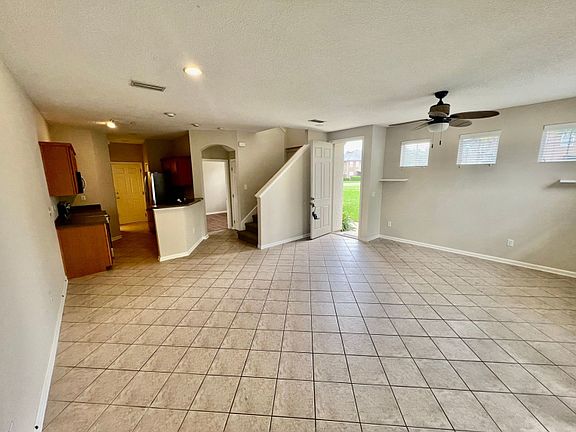 5th image of 3915 Buckthorne Dr #A