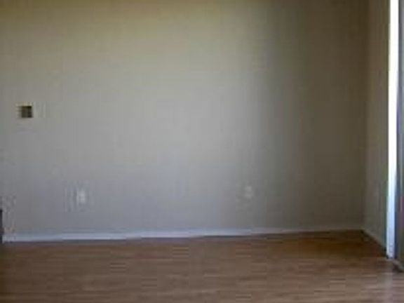 4th image of 1860 Shamrock Dr