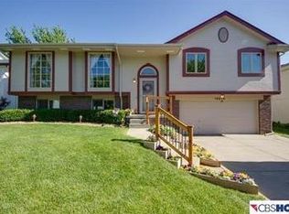 15273 Spencer St, Omaha, NE 68116