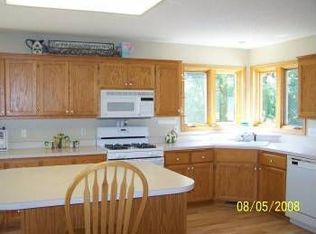 206 78th St SW, Montrose, MN 55363