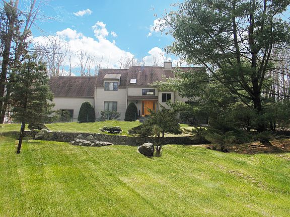 2nd image of 43 Brett Ln